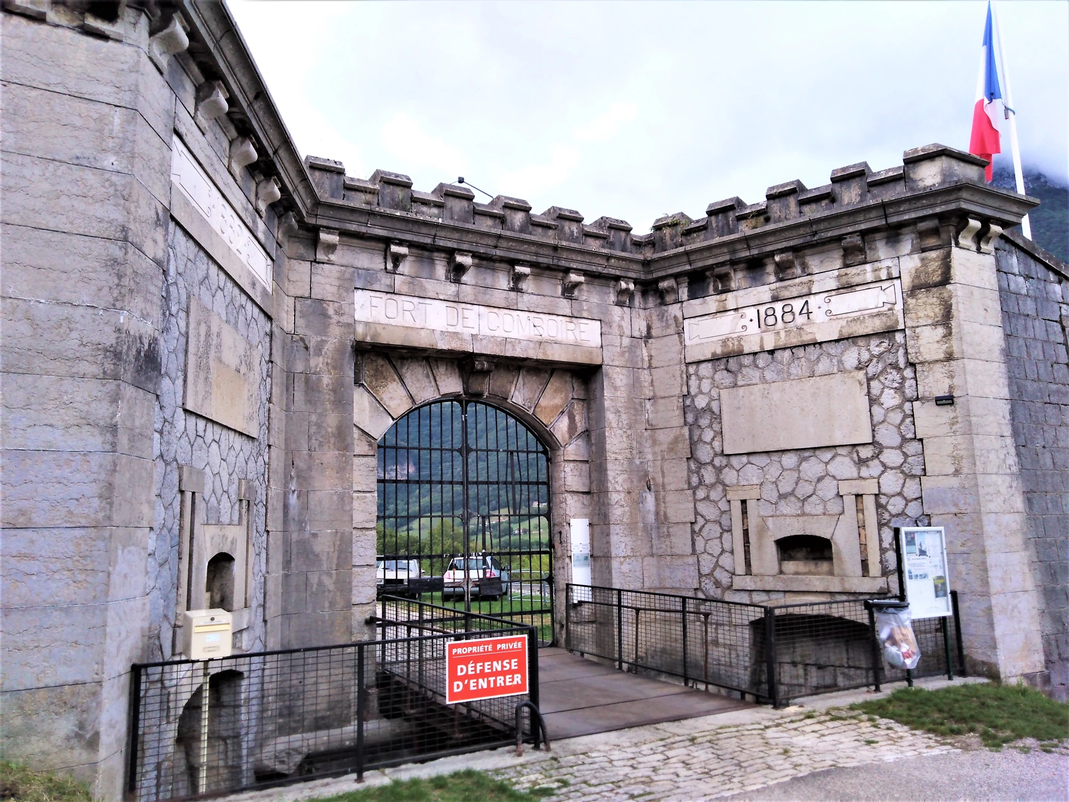 Fort de Comboire, lieu de La Traque Horrifique ; photographie du lieu, pas de l’événement